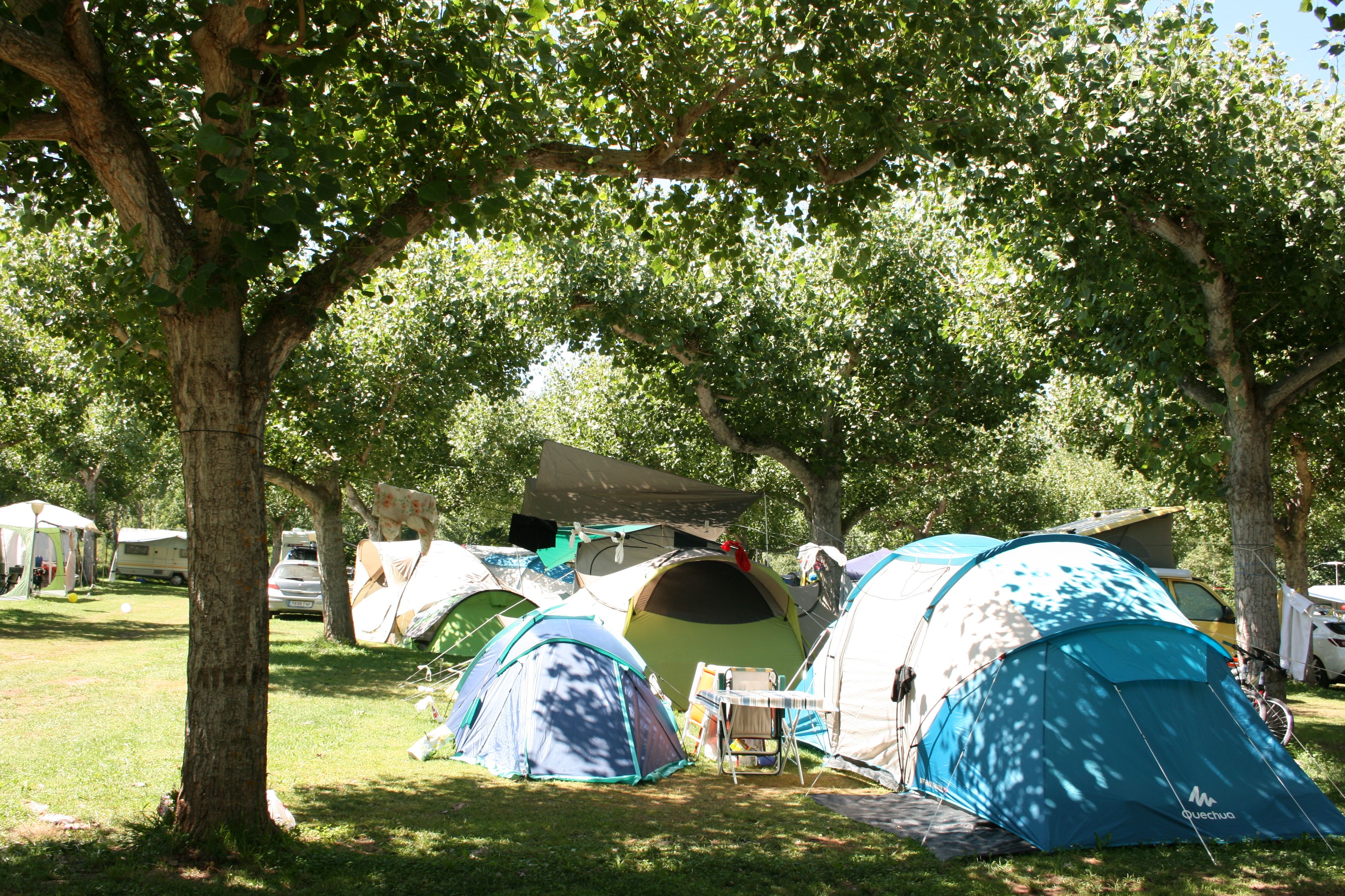 Parcelas: Nuestros alojamientos de Camping Laspaúles Parcelas: Nuestros alojamientos de Camping Laspaúles
