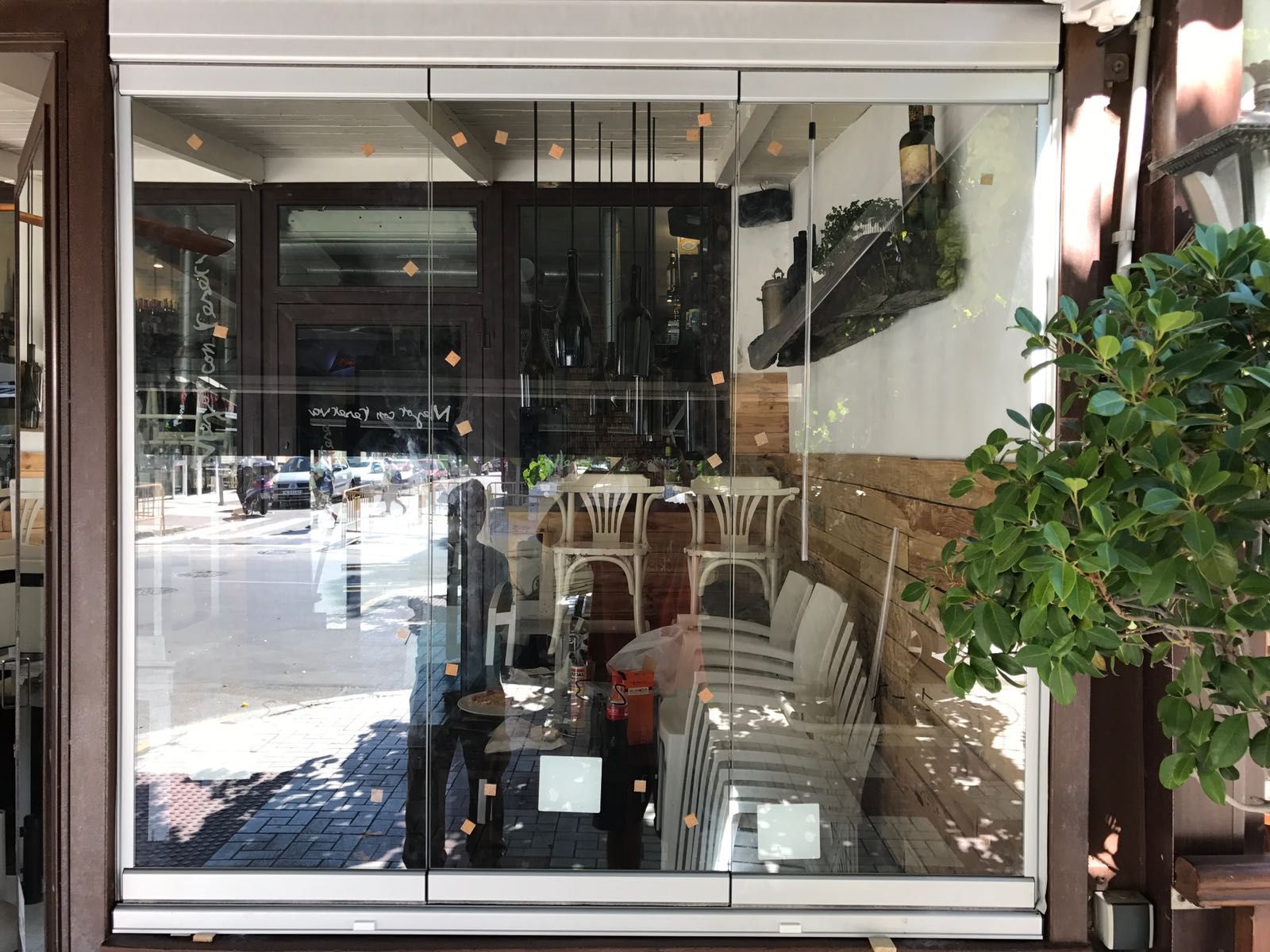 Escaparates: Servicios de Metalcristal Escaparates: Servicios de Metalcristal