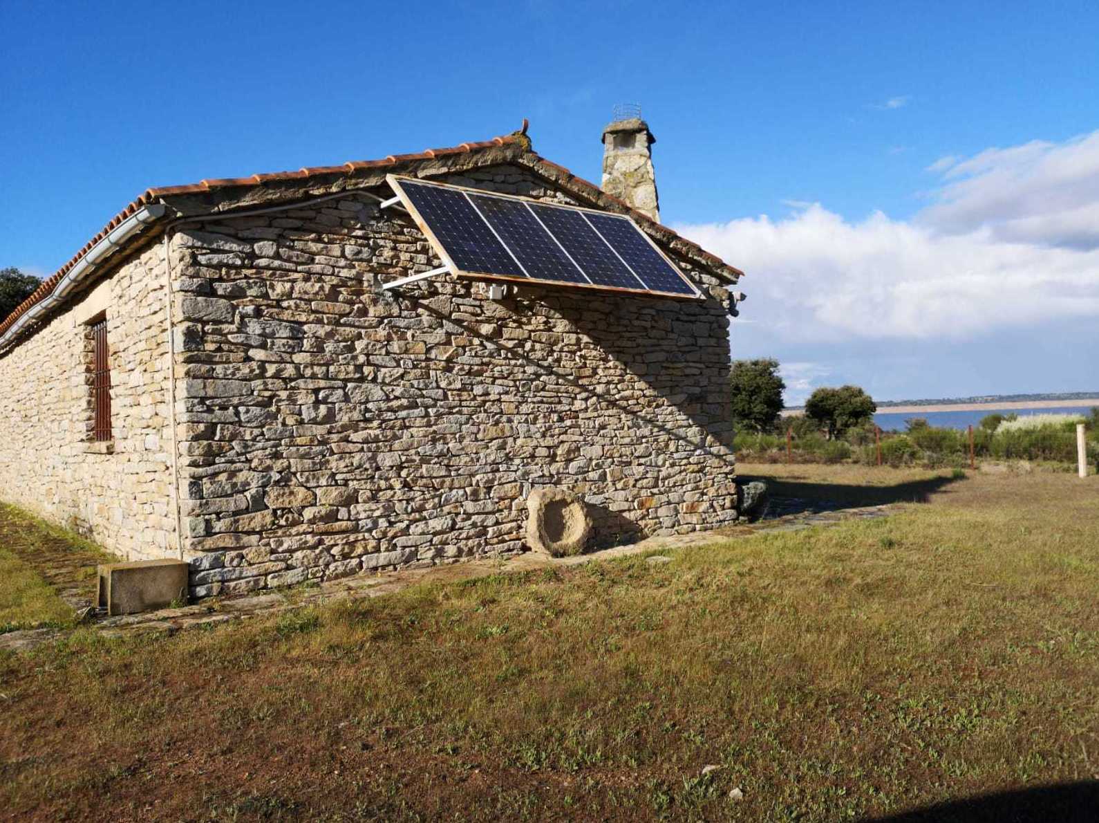 Instalaciónes aisladas: Servicios de Farcav Renovables Instalaciónes aisladas: Servicios de Farcav Renovables