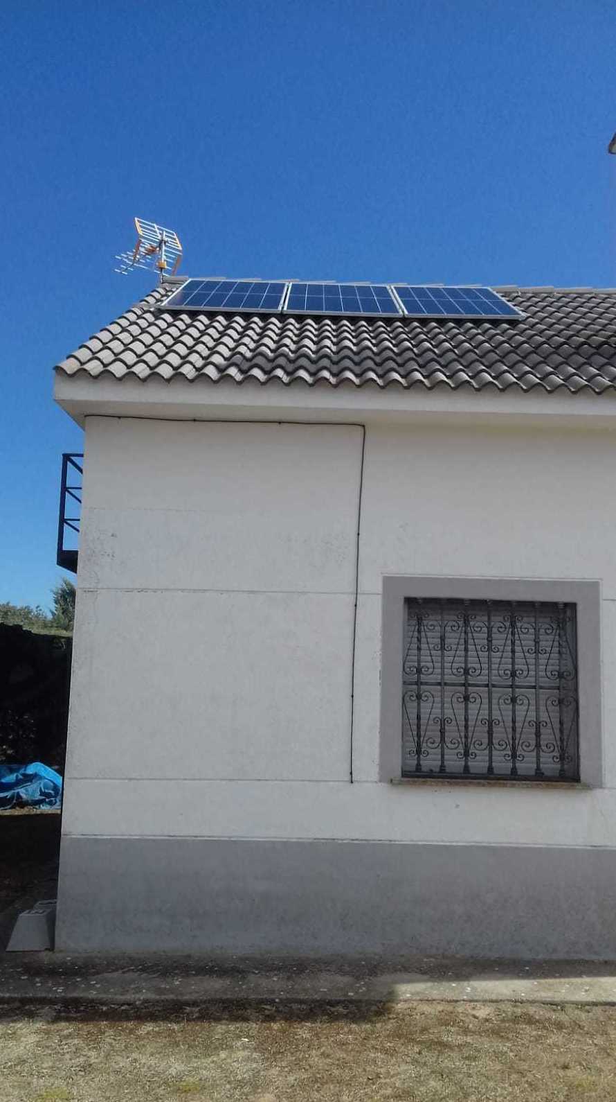 Instalaciónes aisladas: Servicios de Farcav Renovables Instalaciónes aisladas: Servicios de Farcav Renovables