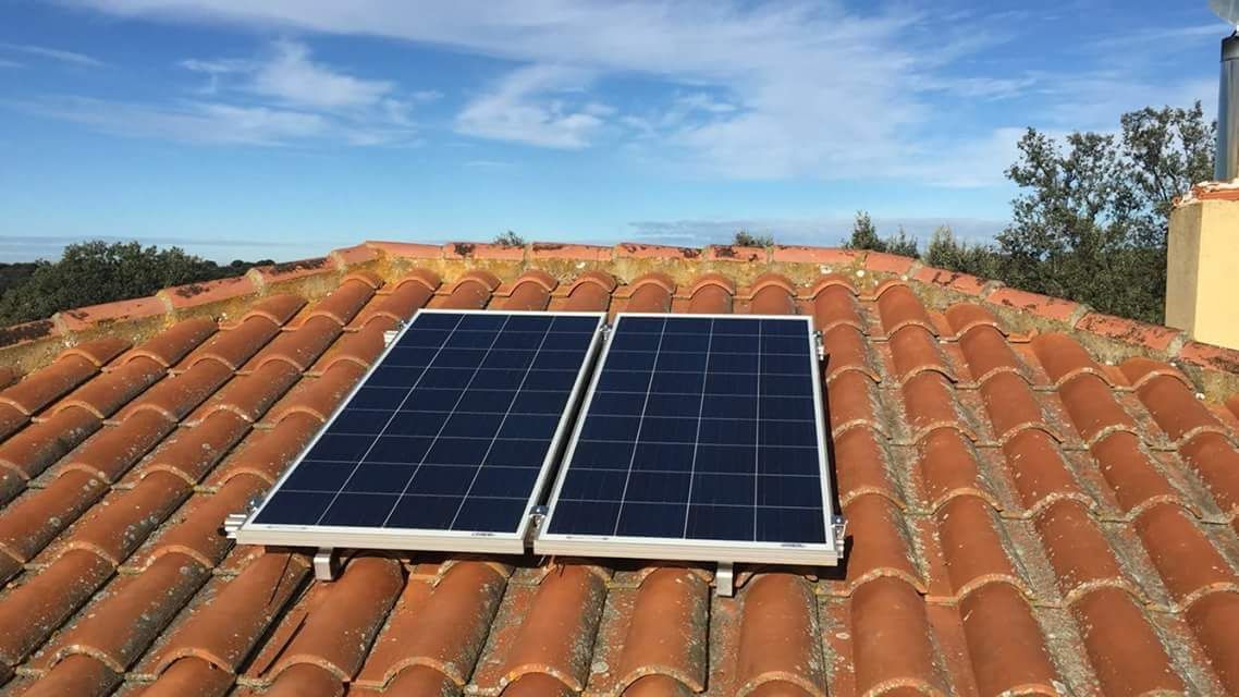 Instalaciones aisladas: Servicios de Farcav Renovables Instalaciones aisladas: Servicios de Farcav Renovables