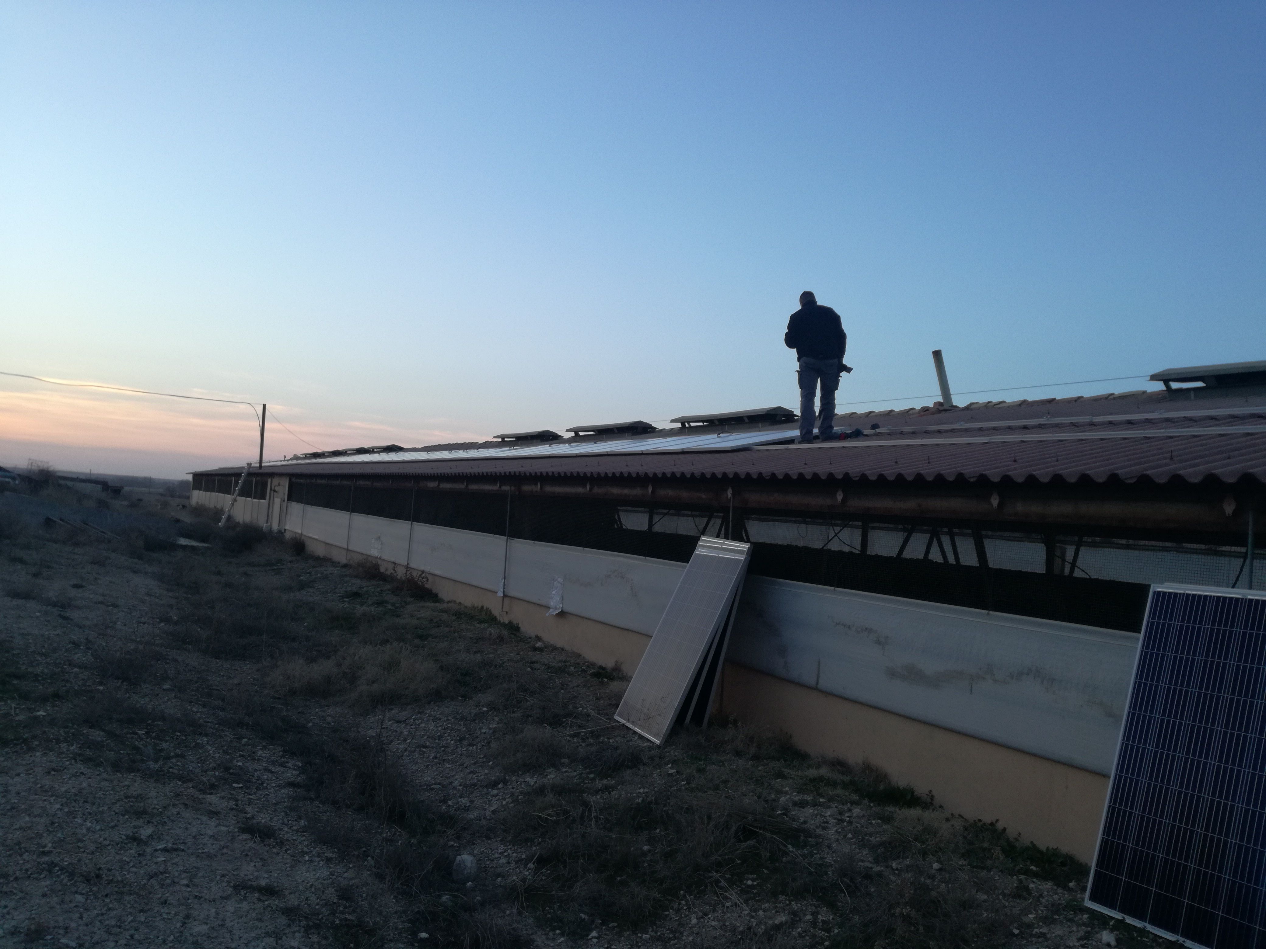 Instalaciones aisladas: Servicios de Farcav Renovables Instalaciones aisladas: Servicios de Farcav Renovables
