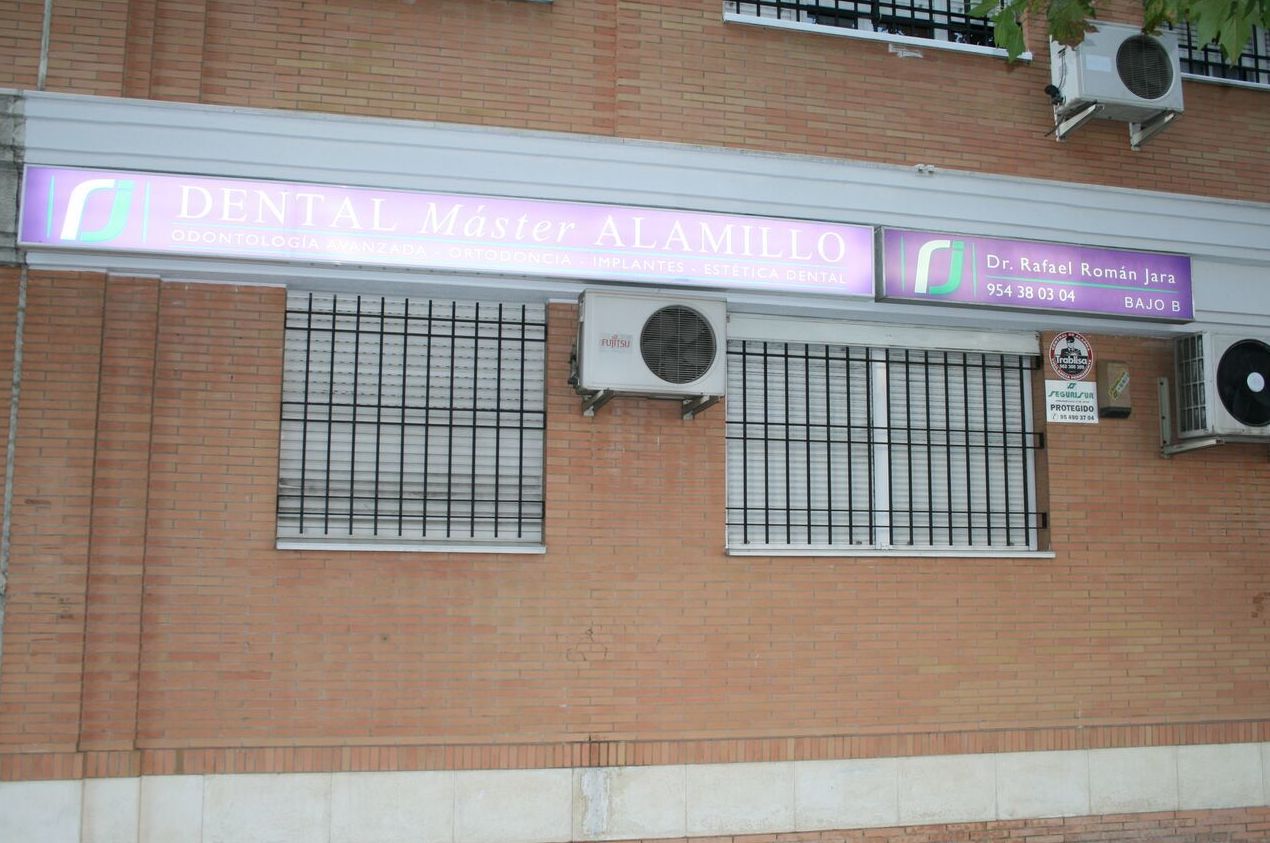 Snap-on-Smile: Especialidades de Clínicas Dental Máster RJ Alamillo Snap-on-Smile: Especialidades de Clínicas Dental Máster RJ Alamillo