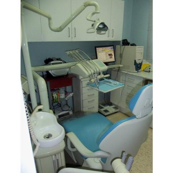 Blanqueamiento Dental: Especialidades de Clínicas Dental Máster RJ Alamillo Blanqueamiento Dental: Especialidades de Clínicas Dental Máster RJ Alamillo