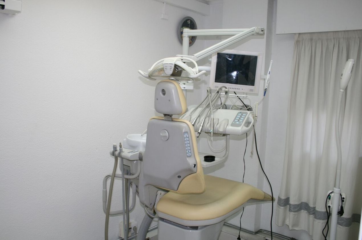 Revisiones: Especialidades de Clínicas Dental Máster RJ Alamillo Revisiones: Especialidades de Clínicas Dental Máster RJ Alamillo
