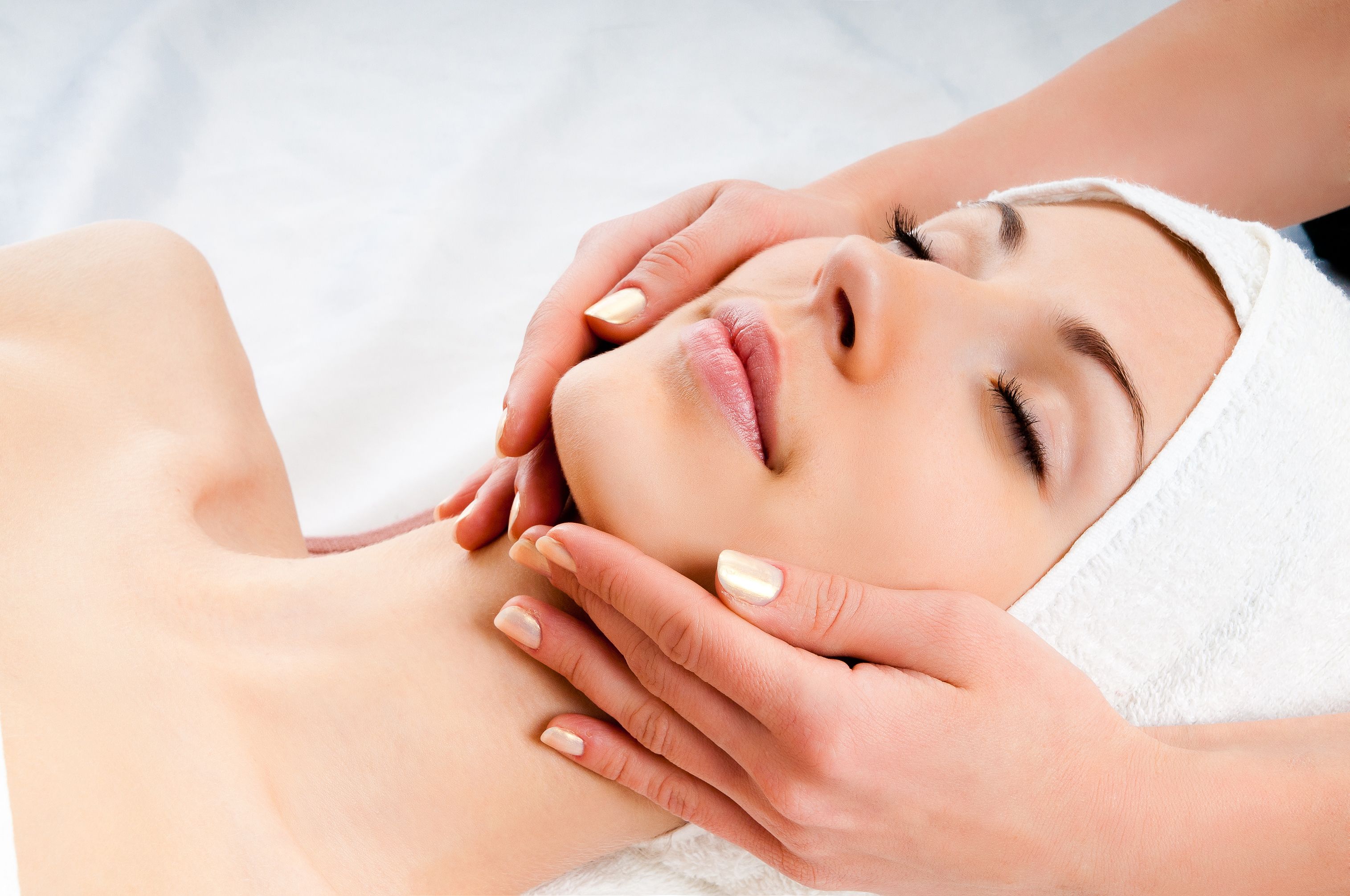 Kobido (lifting facial Japones): Tratamientos de estética de Clínica Estética Loveliness Kobido (lifting facial Japones): Tratamientos de estética de Clínica Estética Loveliness