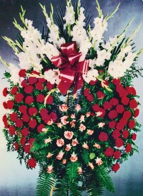 Coronas y cruces funerarias: Servicios de Floristería Abolengo Coronas y cruces funerarias: Servicios de Floristería Abolengo