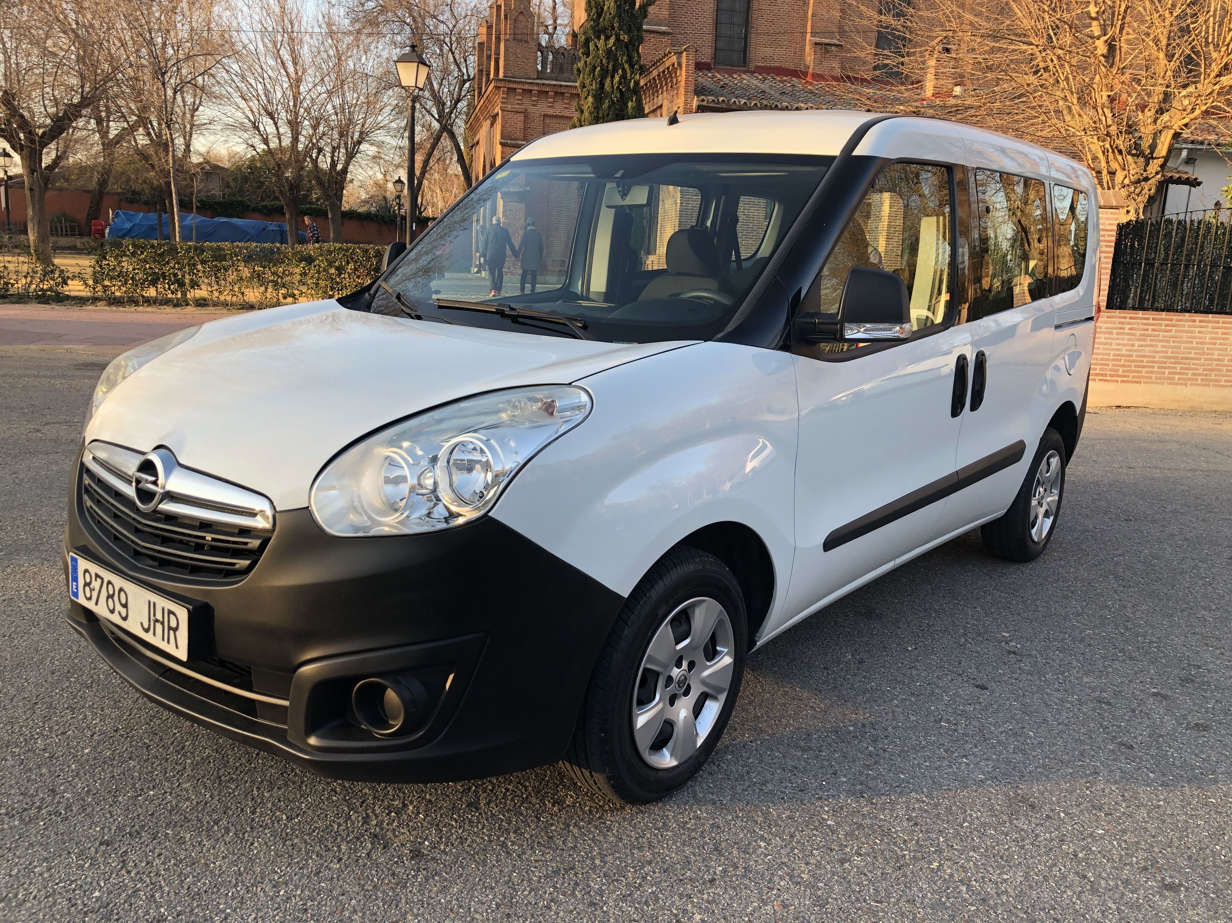 Opel Combo 1.3 CDTI 90 cv Expression: de M&C Cars Opel Combo 1.3 CDTI 90 cv Expression: de M&C Cars