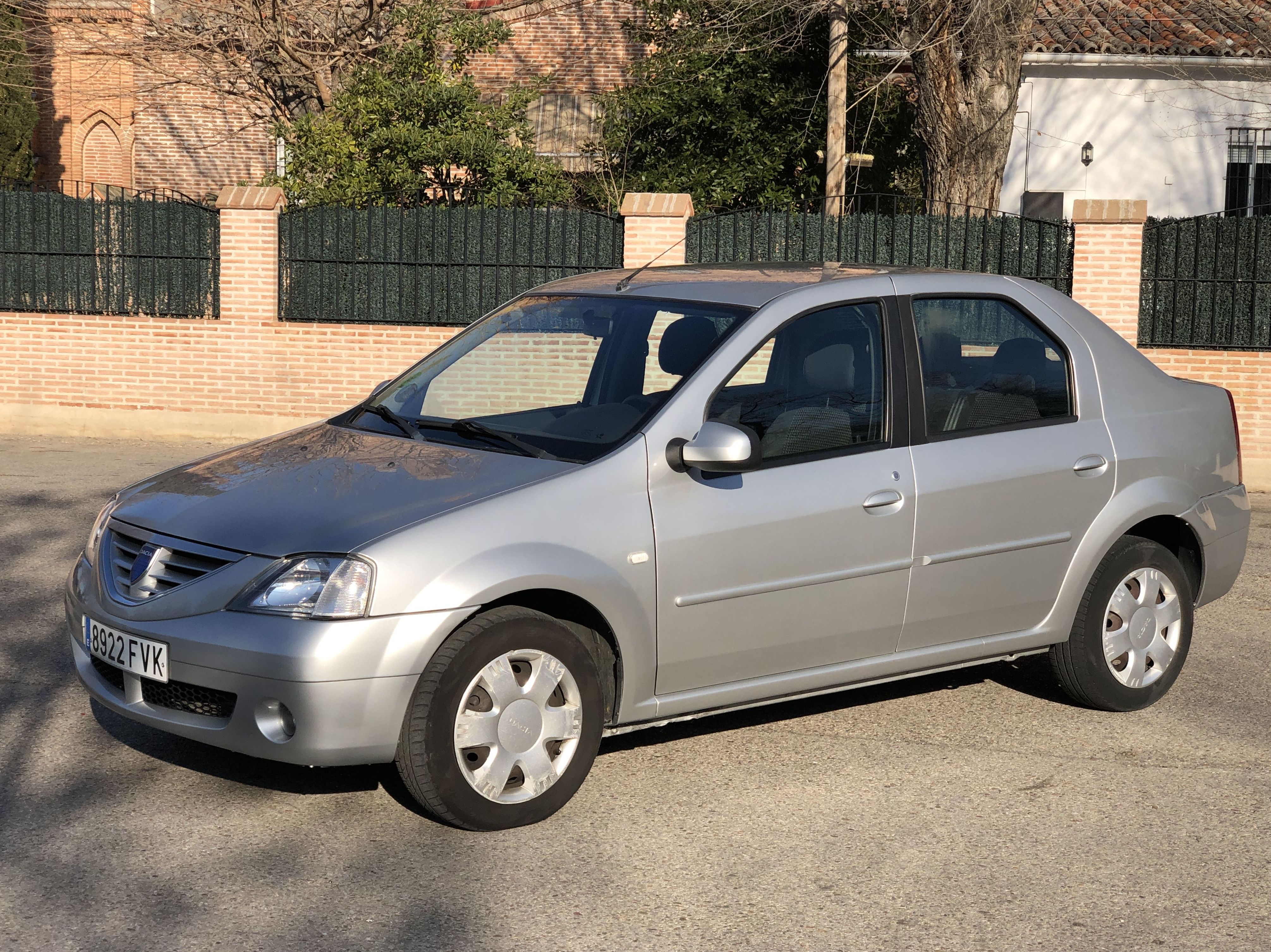 Dacia Logan 1.6 16v 105 cv Prestige: Todo nuestro stock de M&C Cars Dacia Logan 1.6 16v 105 cv Prestige: Todo nuestro stock de M&C Cars