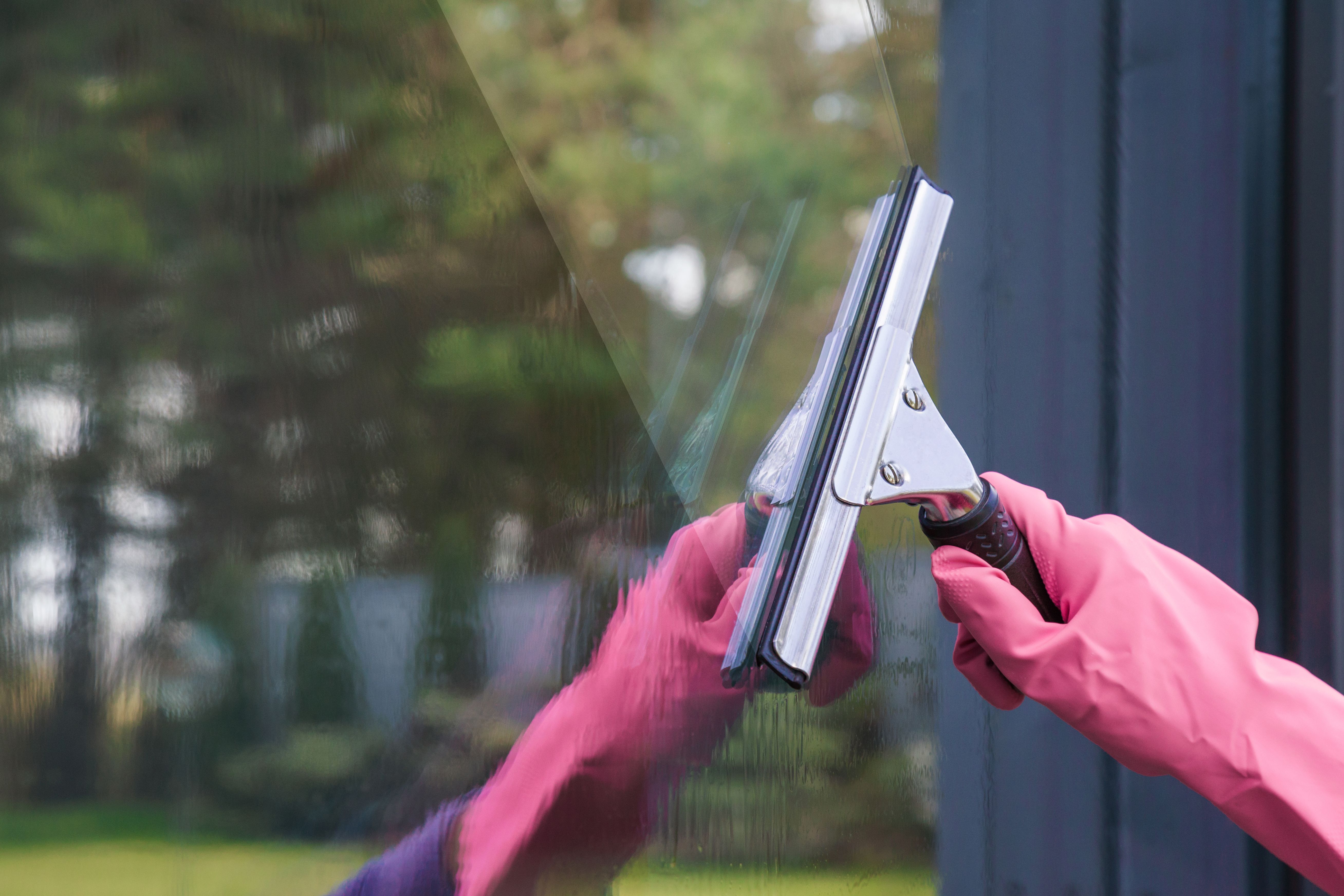 Limpieza de cristales: Servicios de Heymelot Limpieza de cristales: Servicios de Heymelot