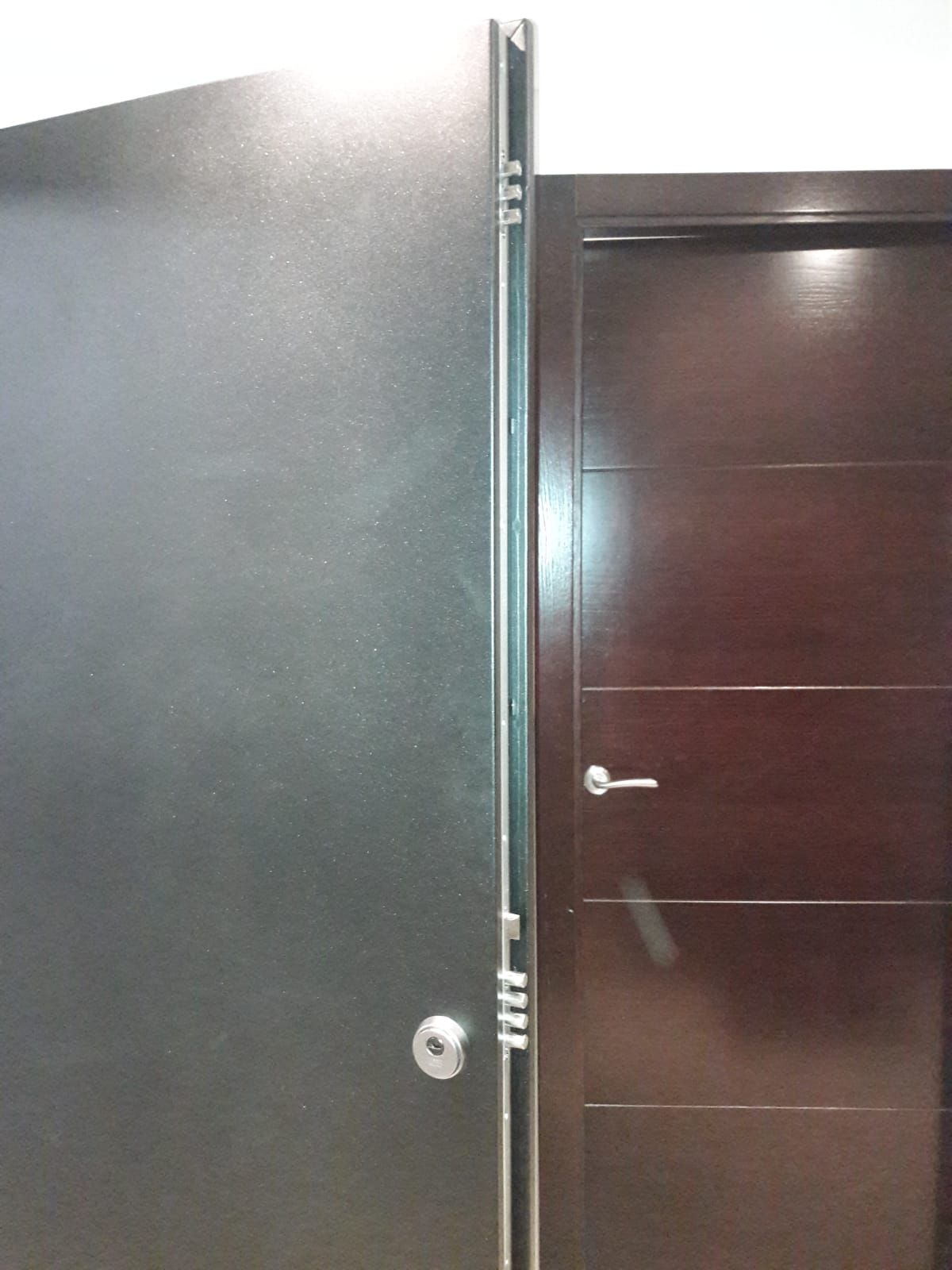 Puertas blindadas y de seguridad: Servicios de Construcciones Metálicas Metalvil Puertas blindadas y de seguridad: Servicios de Construcciones Metálicas Metalvil
