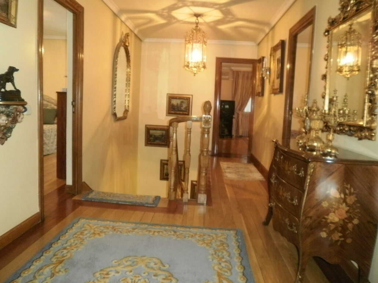 Chalet zona Parque Conde de Orgaz.Ref: 00107: Inmuebles de S. P. Internacionales Chalet zona Parque Conde de Orgaz.Ref: 00107: Inmuebles de S. P. Internacionales