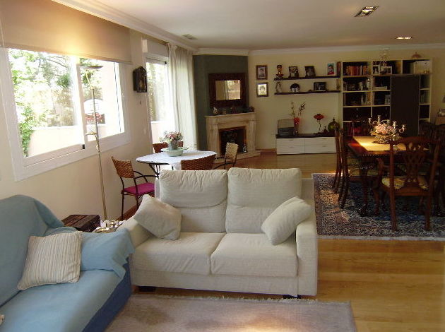 Chalet adosado en zona Piovera.Ref: 00236: Inmuebles de S. P. Internacionales Chalet adosado en zona Piovera.Ref: 00236: Inmuebles de S. P. Internacionales