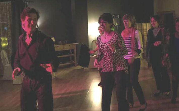 Clases de mañana: Nuestras Clases de Bailes de Salón Daniel Sáez Clases de mañana: Nuestras Clases de Bailes de Salón Daniel Sáez