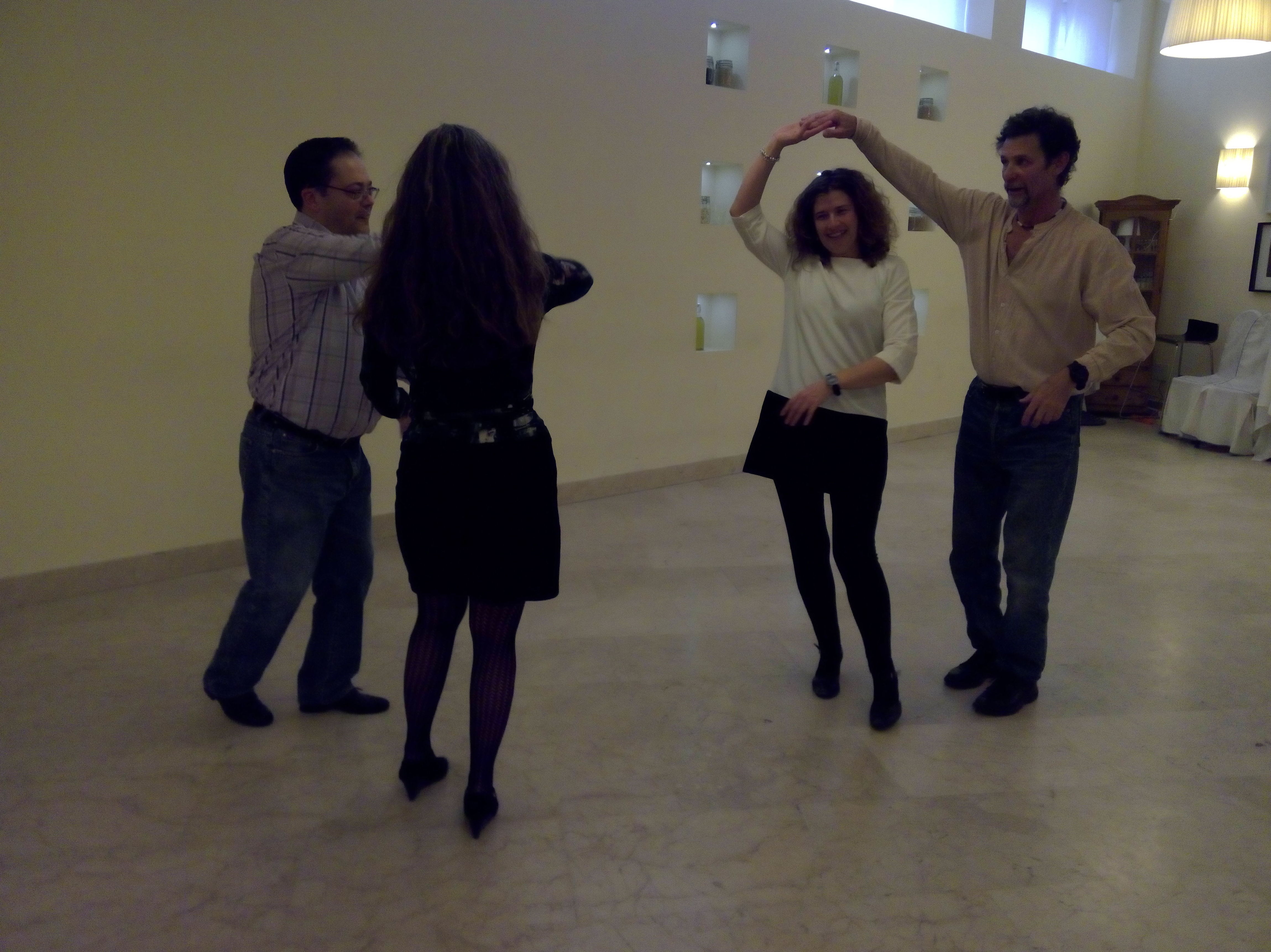 Clases particulares: Nuestras Clases de Bailes de Salón Daniel Sáez Clases particulares: Nuestras Clases de Bailes de Salón Daniel Sáez