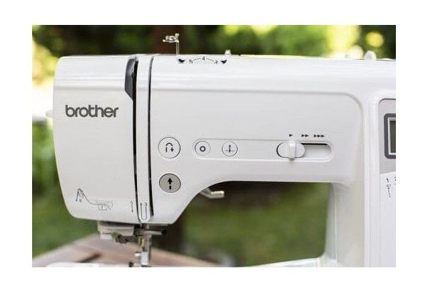 Máquina de coser Brother Innovis A16: Productos de KOSSE Máquina de coser Brother Innovis A16: Productos de KOSSE