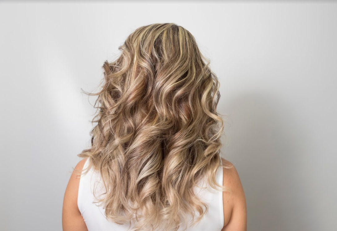 Color: Servicios de Salón de Peluquería y Estética Iraga Color: Servicios de Salón de Peluquería y Estética Iraga