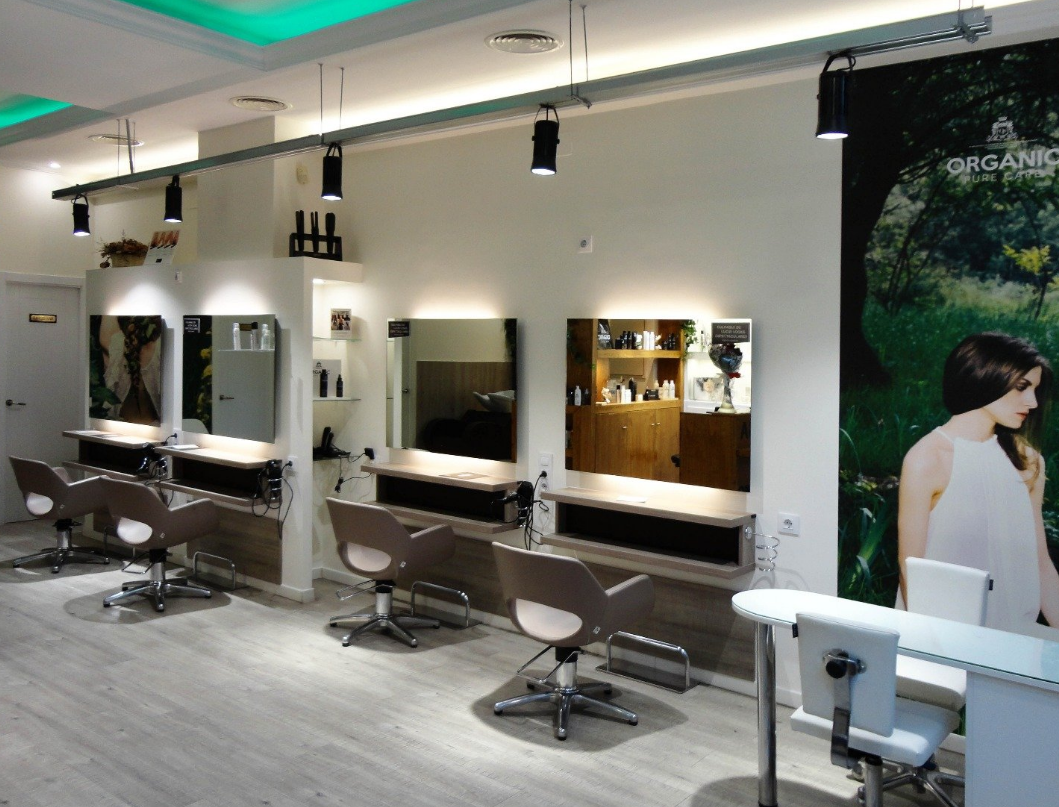 Productos y servicios: Servicios de Salón de Peluquería y Estética Iraga Productos y servicios: Servicios de Salón de Peluquería y Estética Iraga