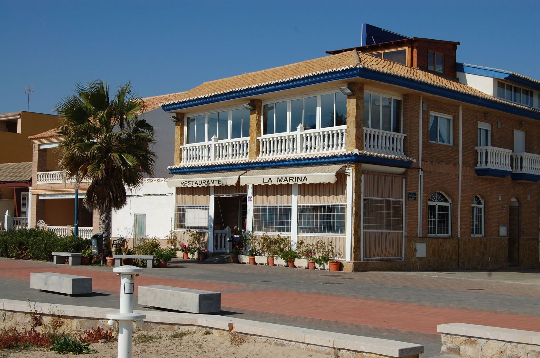 Restaurante en la playa de Puçol