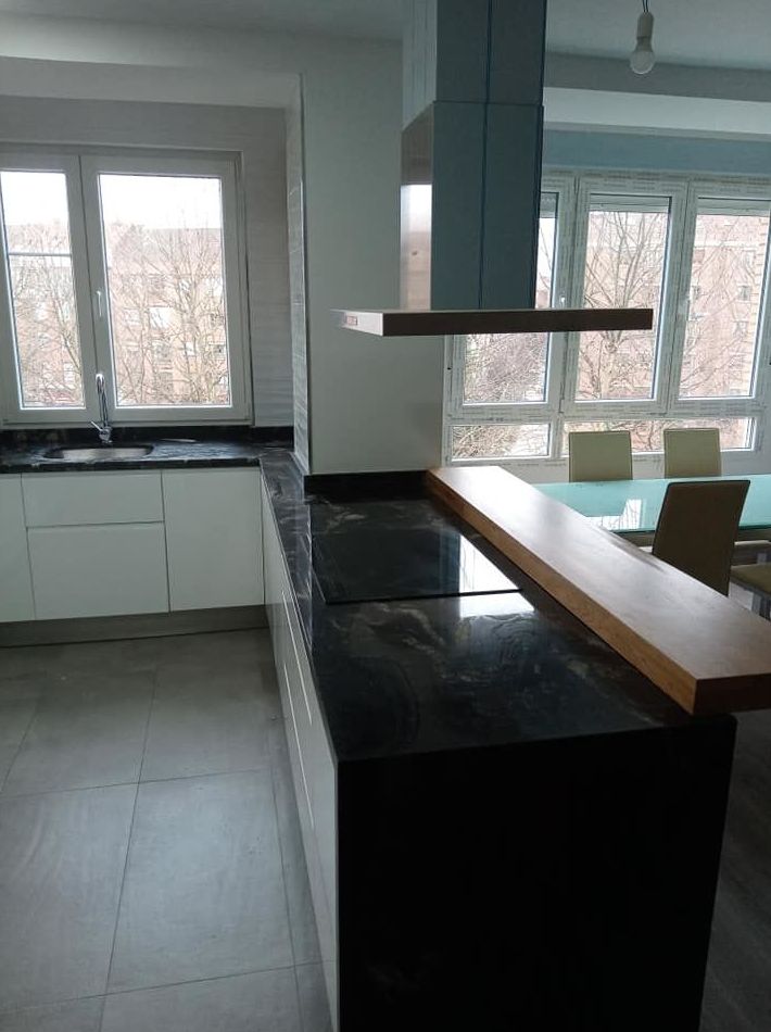 Cocina reformada por Gresastur