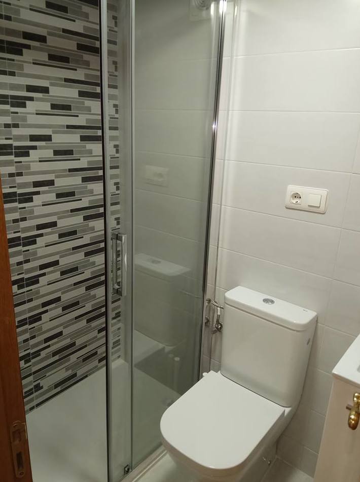 Cambiar bañera por ducha Gijon. Gresastur
