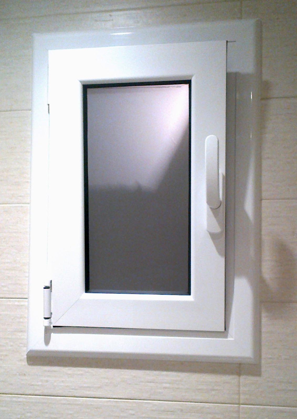 Muestra Ventana Practicable Oscilo-batiente Muestra Ventana Practicable Oscilo-batiente
