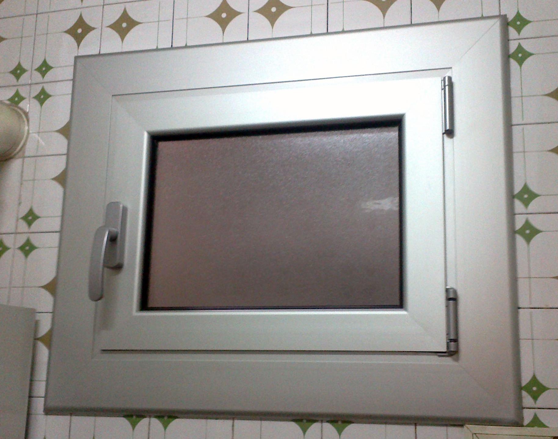 Muestra Ventana una hoja practicable Muestra Ventana una hoja practicable