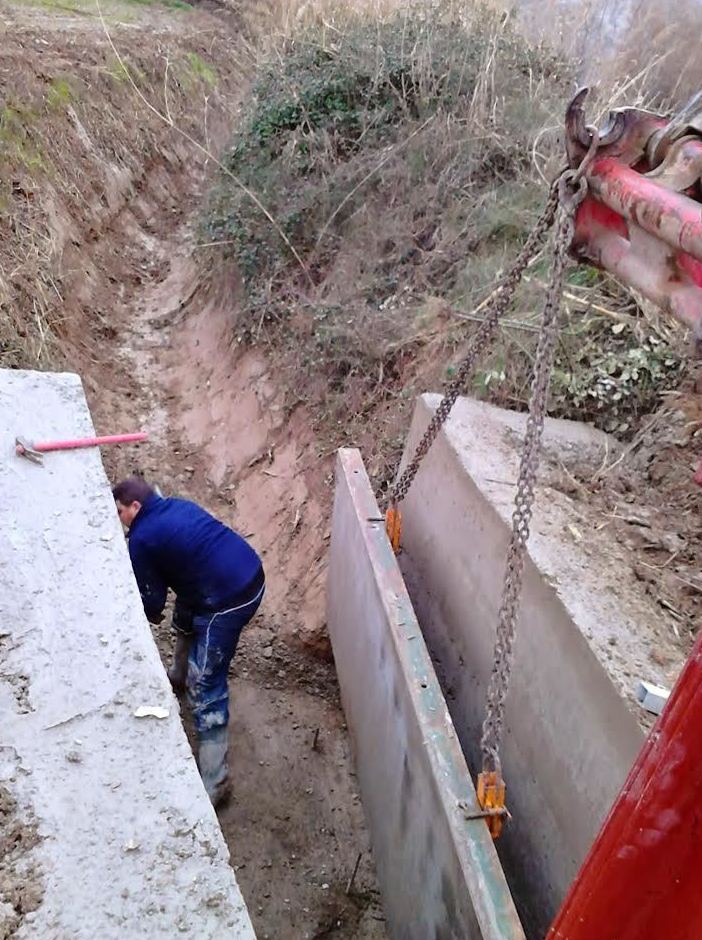 Cerramientos. Acequías. Regadío.: Trabajos de Construcciones Reformas Hermanos Bordetas Cerramientos. Acequías. Regadío.: Trabajos de Construcciones Reformas Hermanos Bordetas