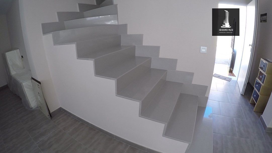 Escaleras de mármol: Servicios de Mármoles Isidoro Ruiz Escaleras de mármol: Servicios de Mármoles Isidoro Ruiz