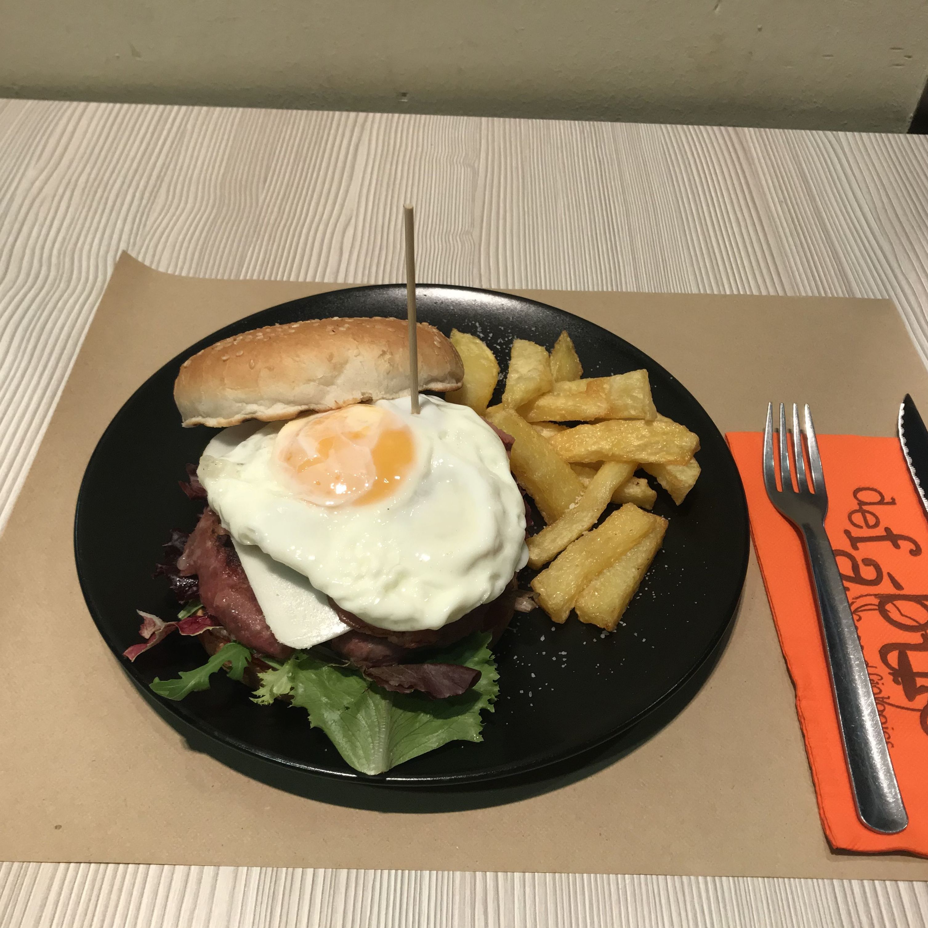 Hamburguesas: Carta de Defábula Estoy Hamburguesas: Carta de Defábula Estoy
