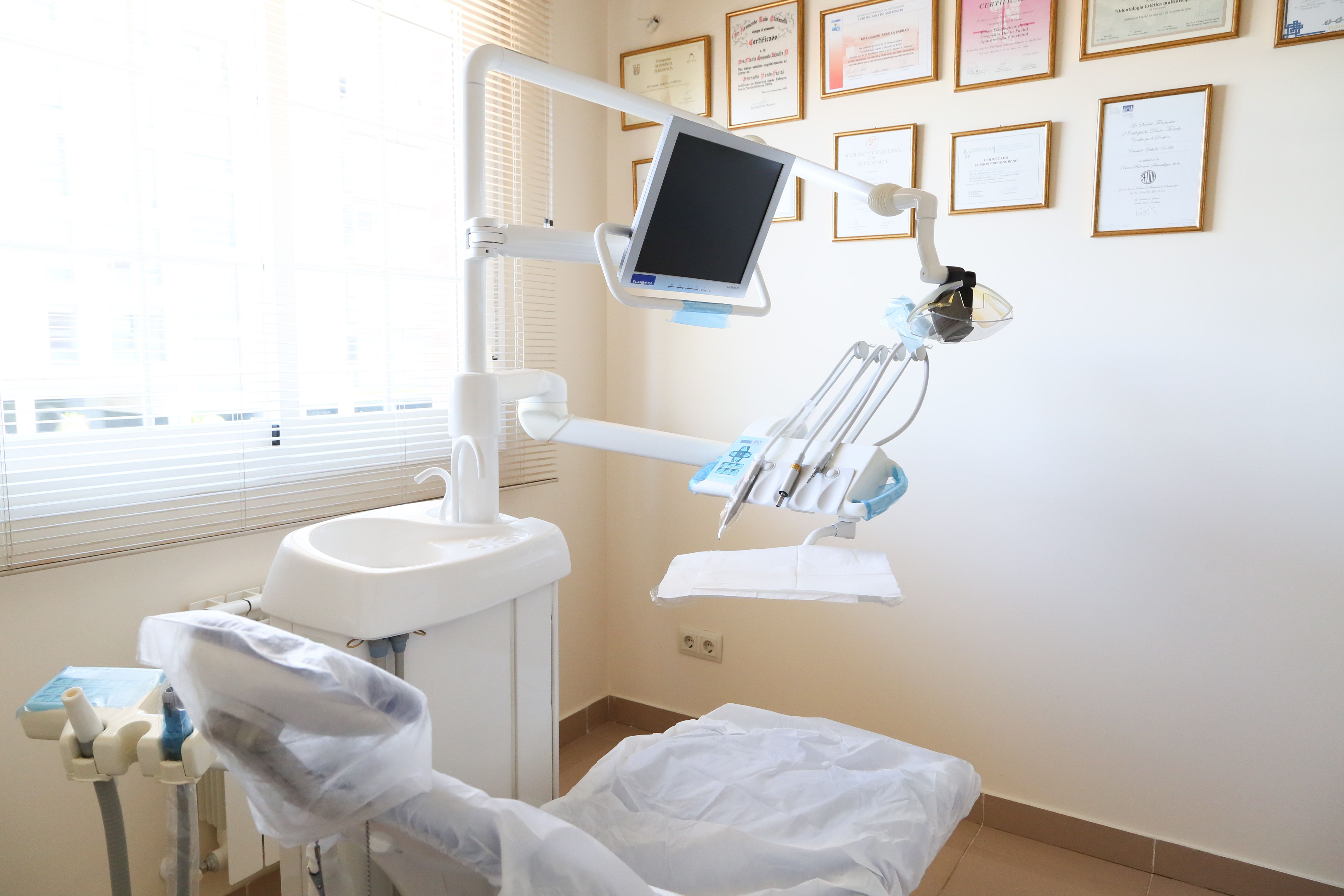 Foto 8 de Dentistas en Madrid | Clínica Dental Dra. Consuelo Zaballa