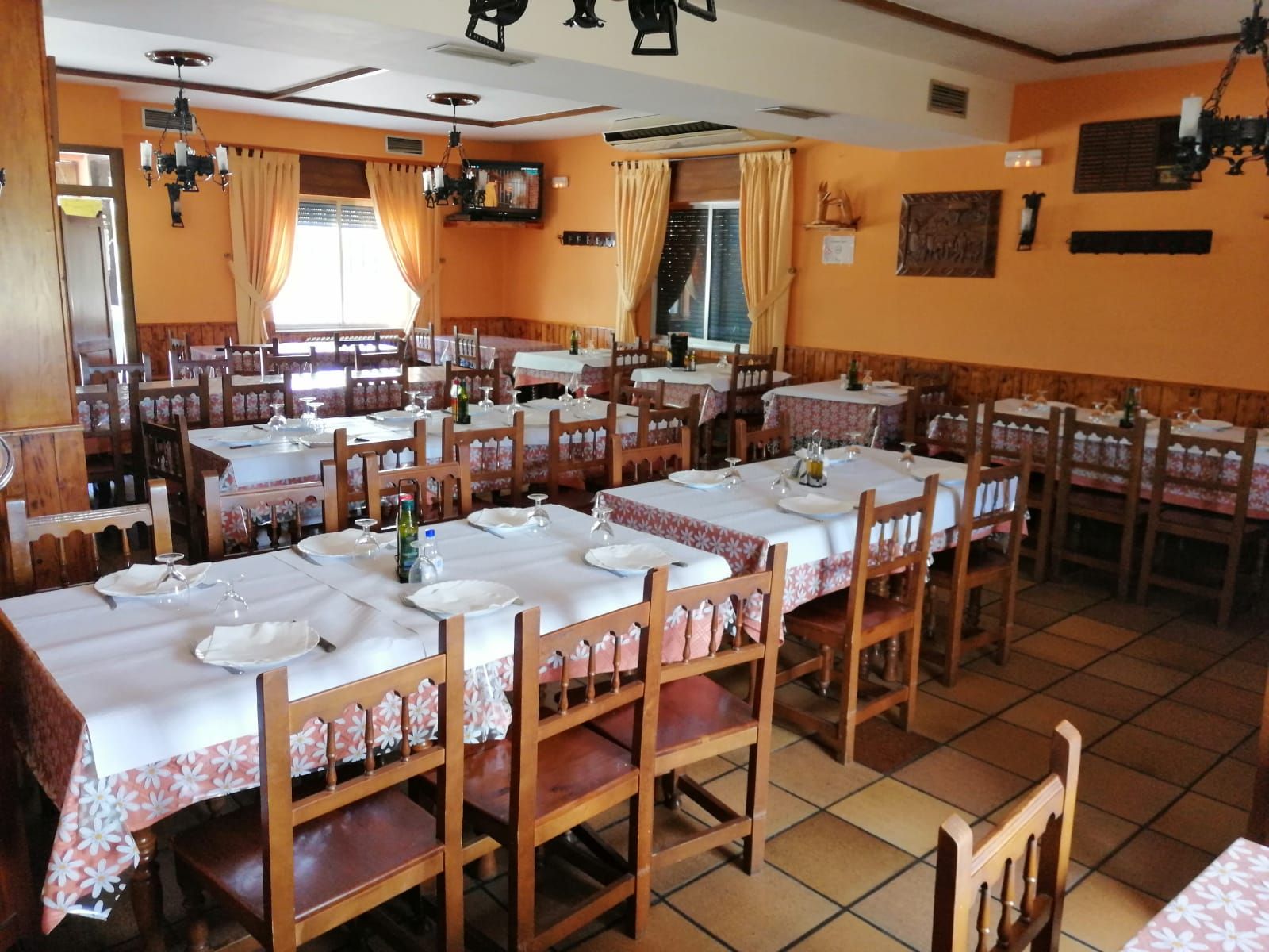 Salón para grupos: Carta de Restaurante La Curva Salón para grupos: Carta de Restaurante La Curva