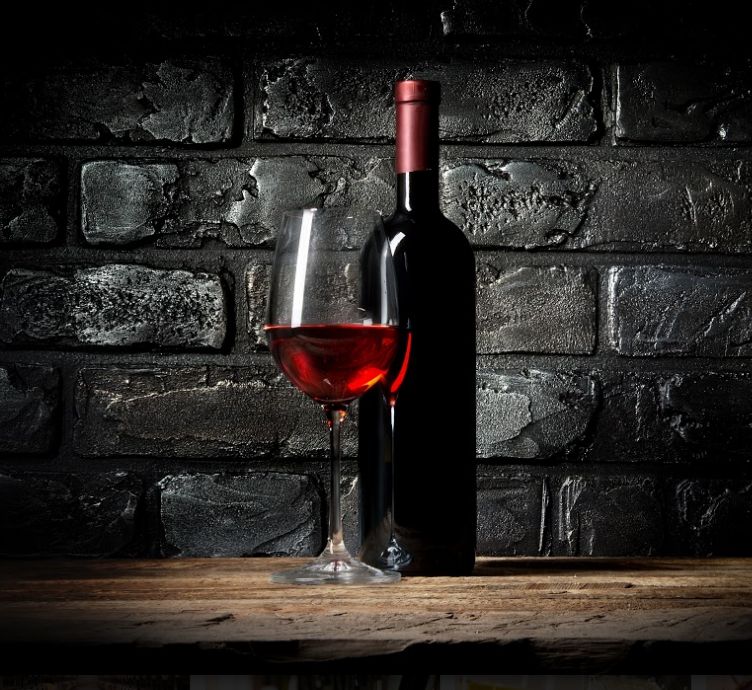 Vinos: Carta de Restaurante La Curva Vinos: Carta de Restaurante La Curva