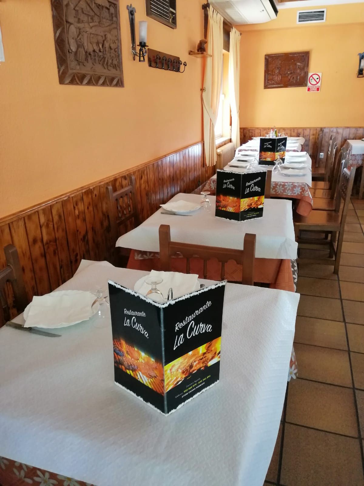 Salón para grupos: Carta de Restaurante La Curva Salón para grupos: Carta de Restaurante La Curva