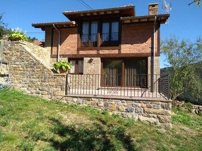 Casa Ubriezo: Casas rurales de Viviendas Rurales La Fuente Casa Ubriezo: Casas rurales de Viviendas Rurales La Fuente
