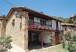 Casa La Fuente: Casas rurales de Viviendas Rurales La Fuente Casa La Fuente: Casas rurales de Viviendas Rurales La Fuente