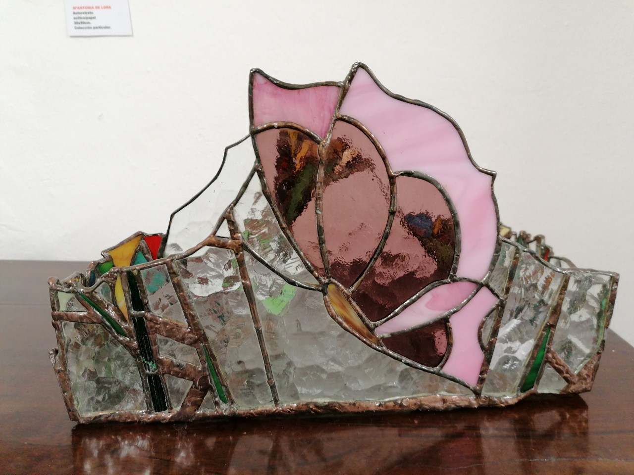 Mariposeando. vidrio/cobre/estaño.19x31x10cm. pieza única. 700€.