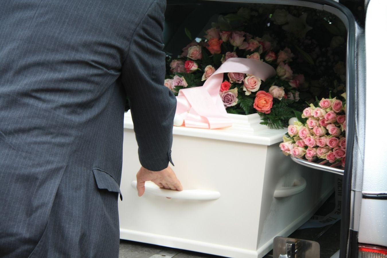 En el tanatorio crematorio garantizamos un servicio profesional