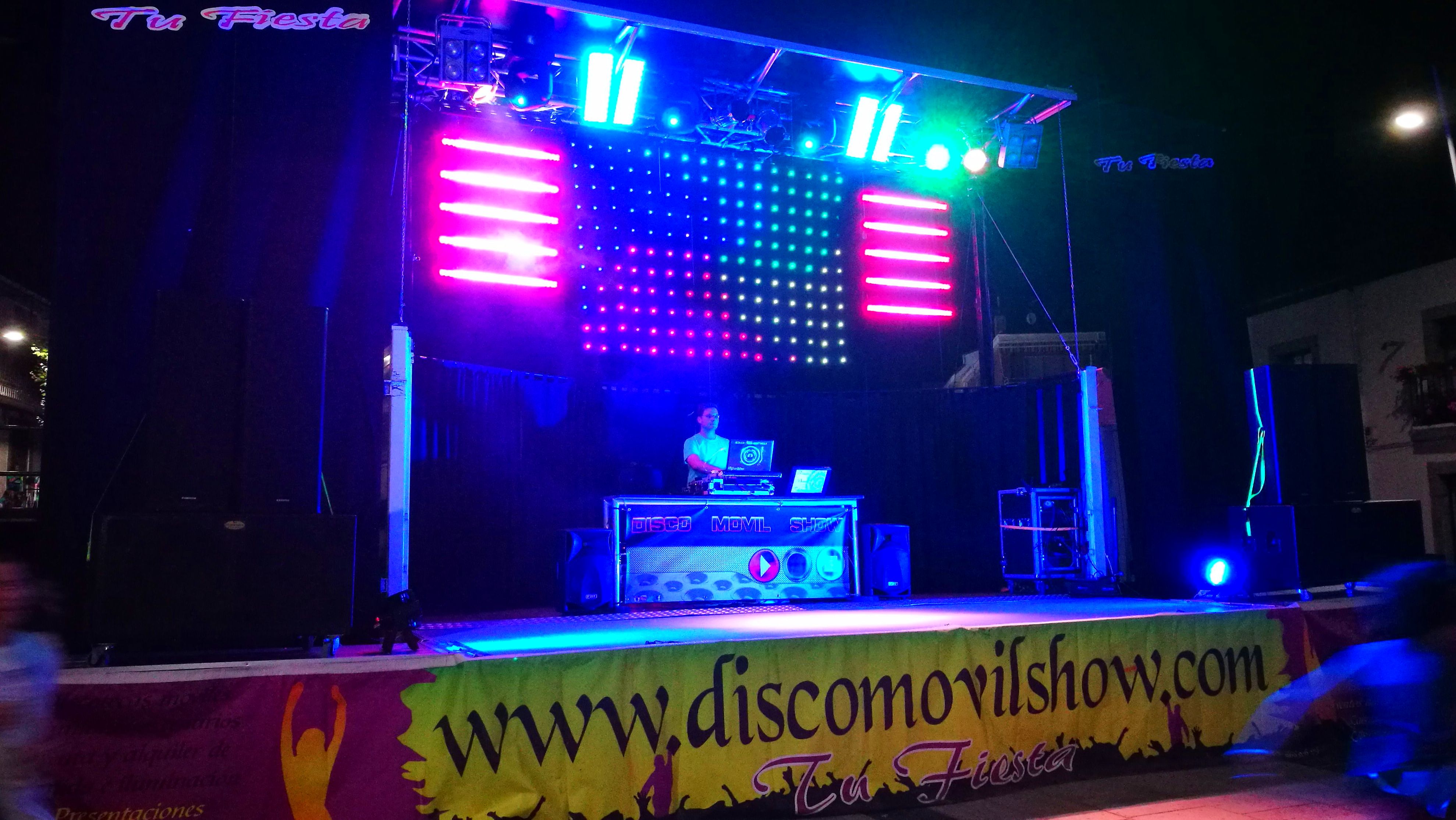 Camión ESCENARIO show: Servicios de Disco Móvil Show Camión ESCENARIO show: Servicios de Disco Móvil Show