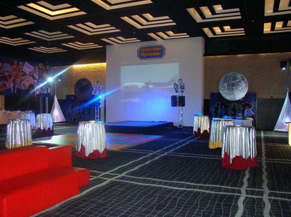 Soluciones a medida: Servicios de Disco Móvil Show Soluciones a medida: Servicios de Disco Móvil Show