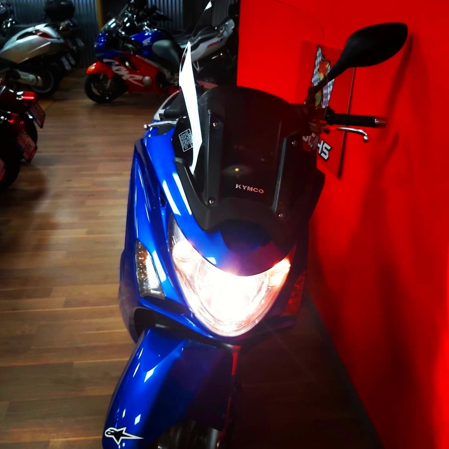 Laura : de Moto Fuchs Laura : de Moto Fuchs