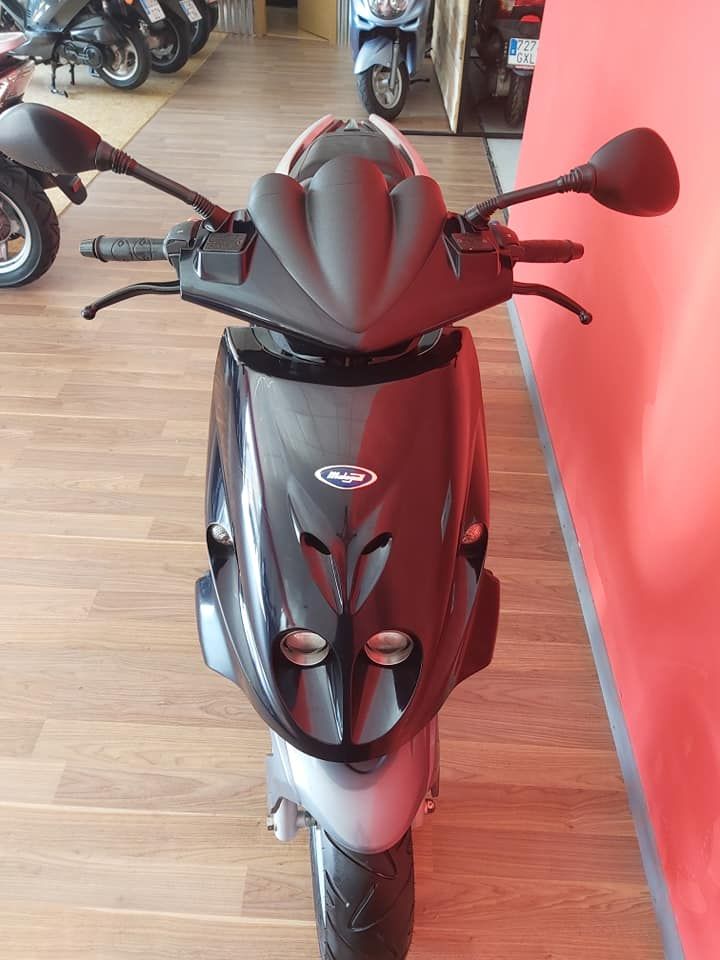 Nuestras marcas: de Moto Fuchs Nuestras marcas: de Moto Fuchs