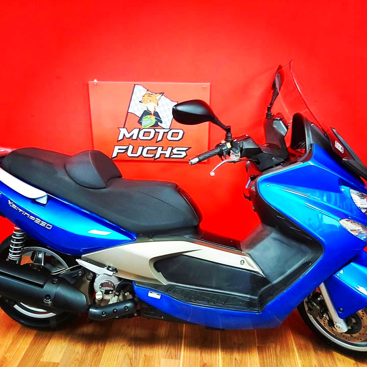 Laura : de Moto Fuchs Laura : de Moto Fuchs