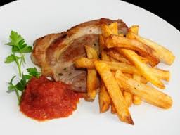 Chuleta de cerdo, papas fritas y ensalada: Nuestra Carta de Happy Burger Chuleta de cerdo, papas fritas y ensalada: Nuestra Carta de Happy Burger