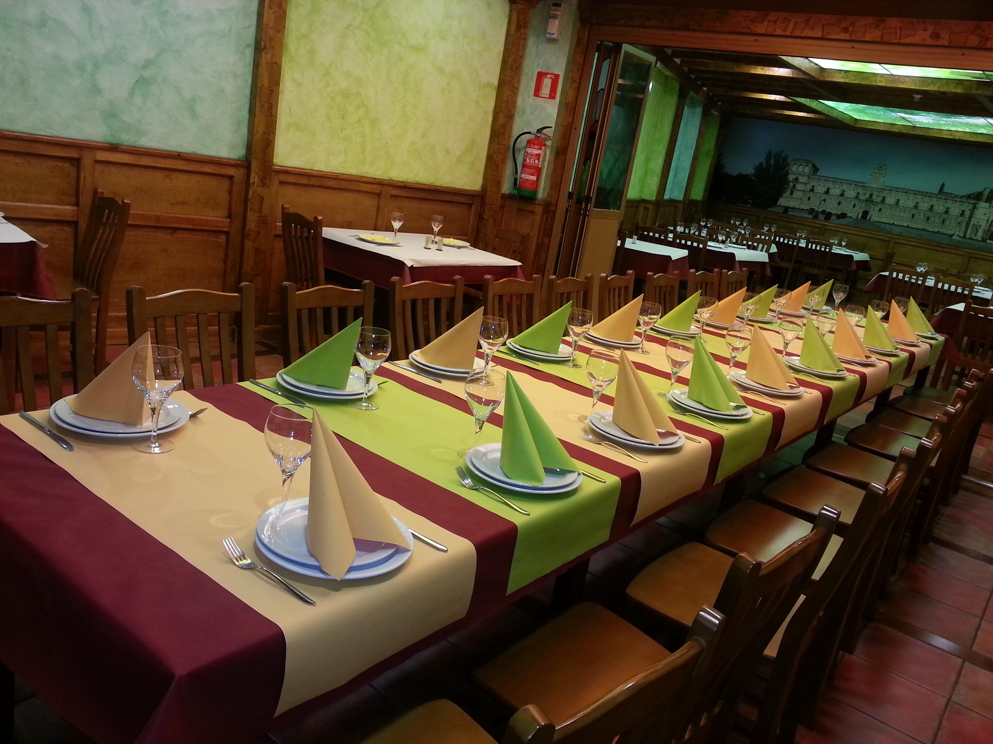 Foto 3 de Cocina tradicional en Valencia de Don Juan | Mesón Restaurante El Pesebre