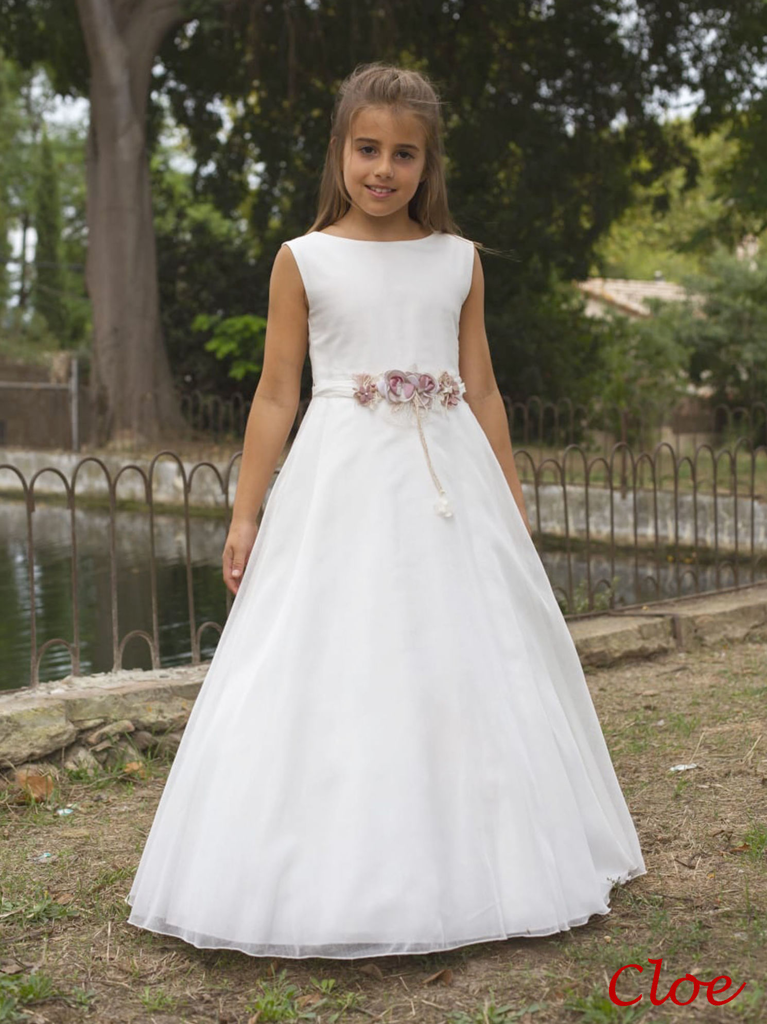 Vestidos de comunión niña Colección 2019: Vestidos y Trajes de Joan Lo Vestidos de comunión niña Colección 2019: Vestidos y Trajes de Joan Lo