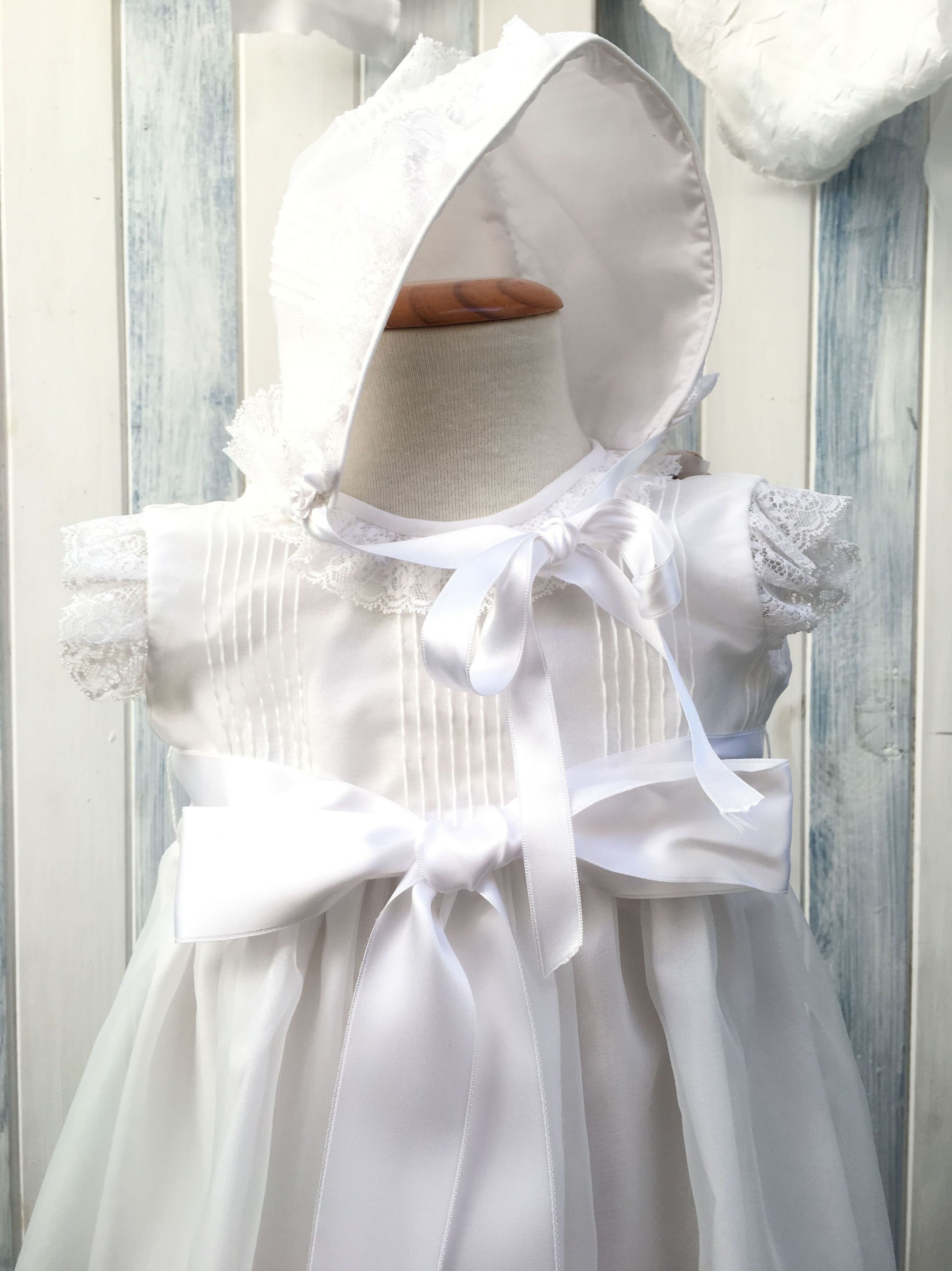 Vestidos y conjuntos de Bautizos: Vestidos y Trajes de Joan Lo Vestidos y conjuntos de Bautizos: Vestidos y Trajes de Joan Lo