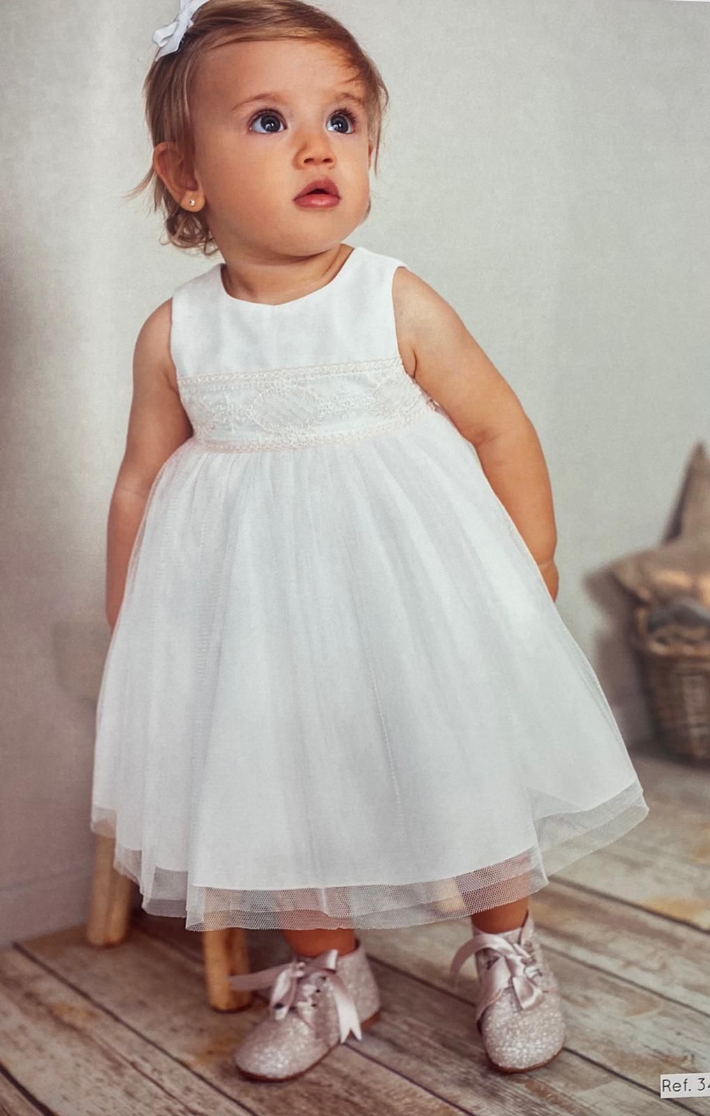 Vestidos y conjuntos de Bautizos: Vestidos y Trajes de Joan Lo Vestidos y conjuntos de Bautizos: Vestidos y Trajes de Joan Lo