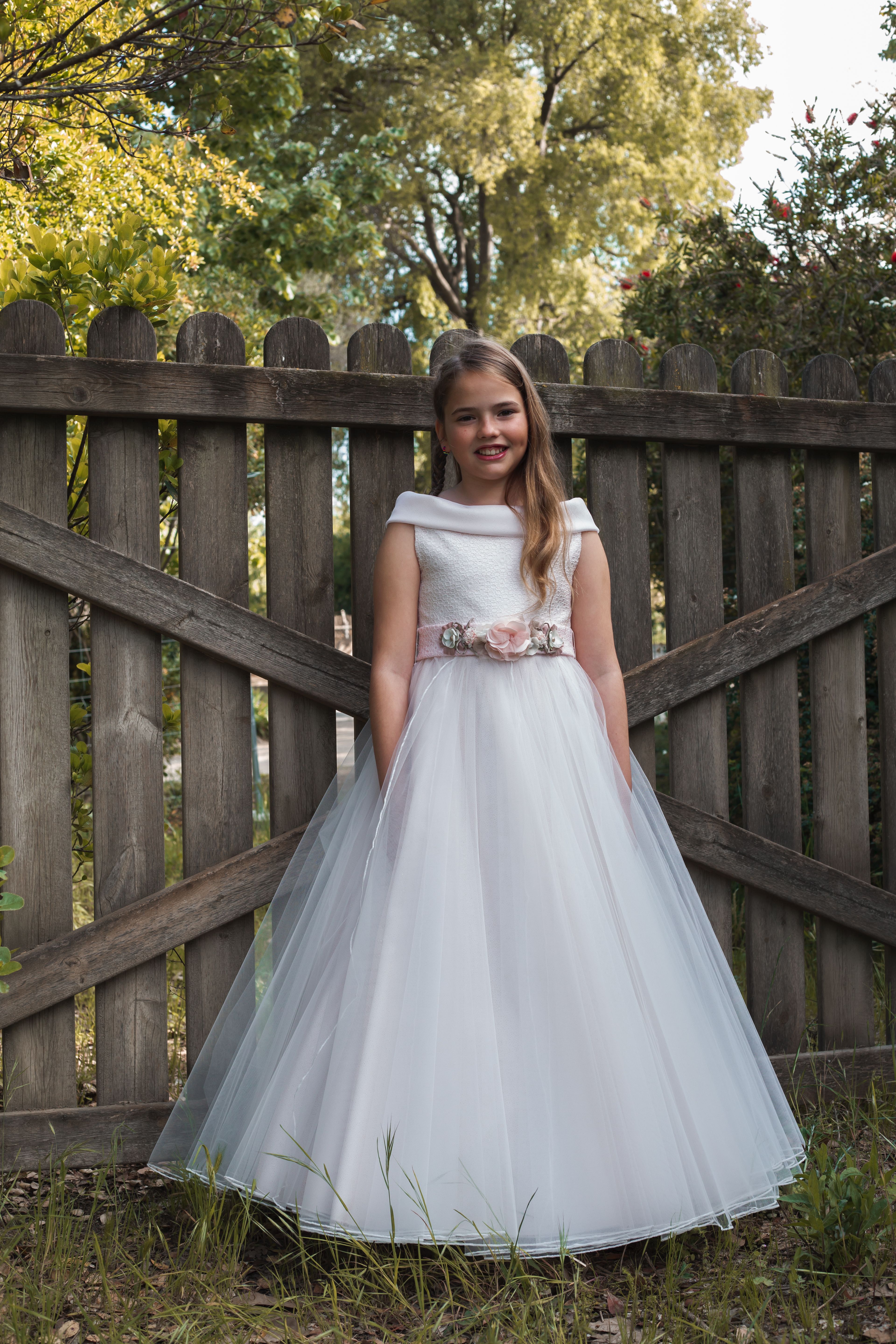 Vestidos de comunión niña Colección 2020: Vestidos y Trajes de Joan Lo Vestidos de comunión niña Colección 2020: Vestidos y Trajes de Joan Lo