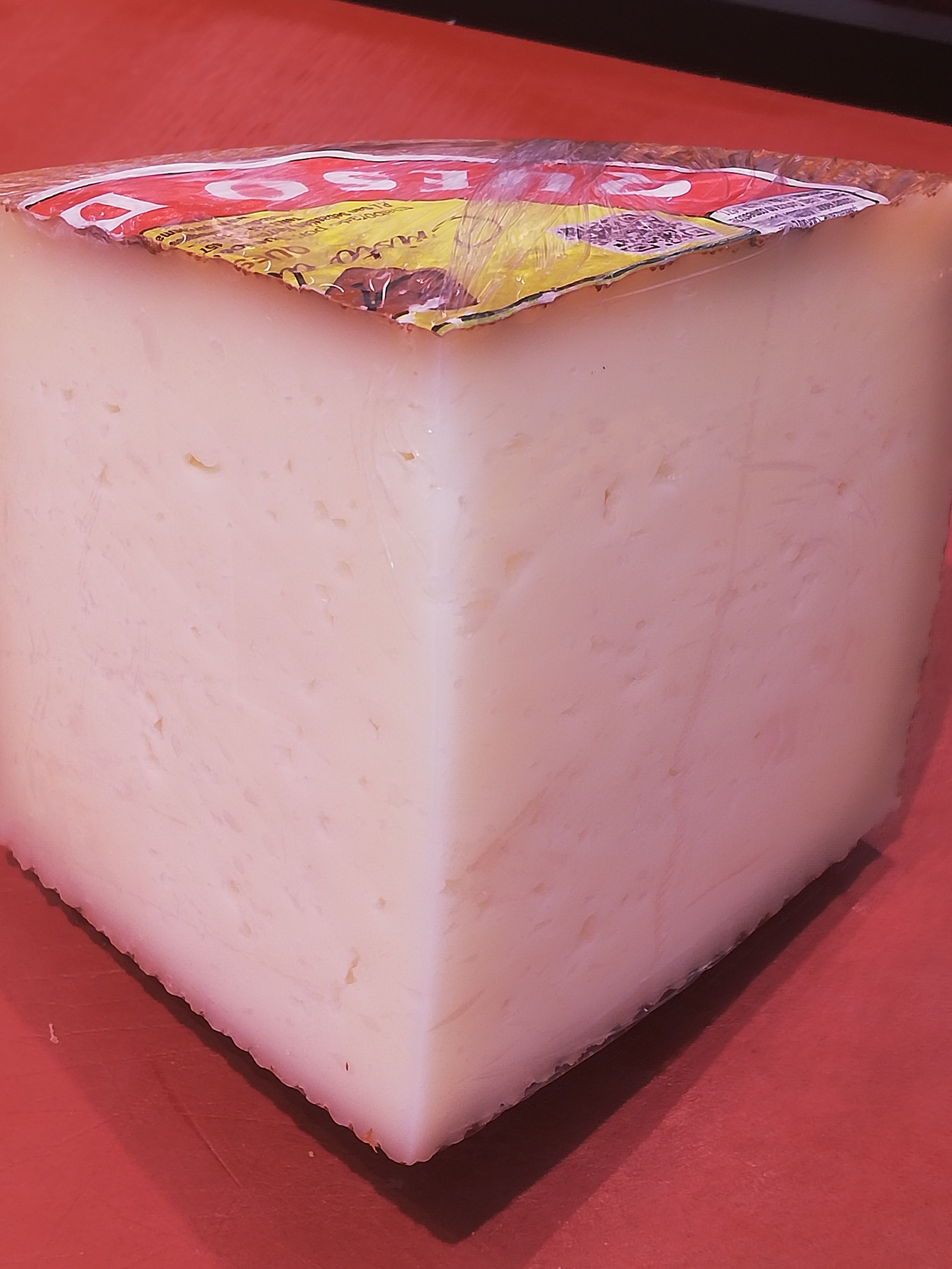 Queso semi Cristo del Prado: Productos de Carnicería y Charcuterías Lucas Queso semi Cristo del Prado: Productos de Carnicería y Charcuterías Lucas